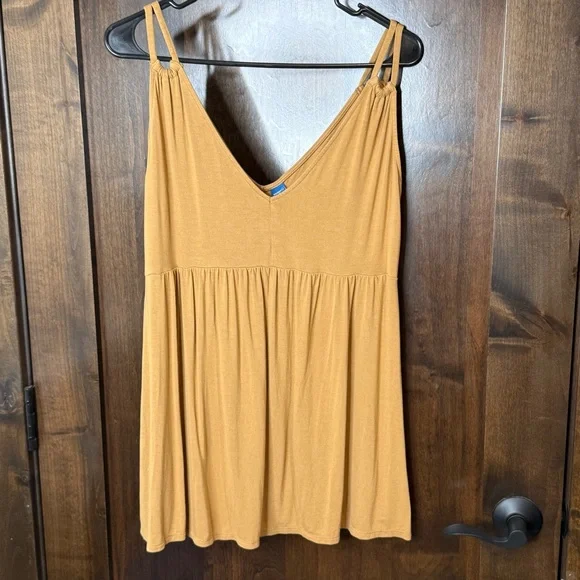 Women's old navy maternity tank top Mustard Sleeveless summer top size M - Picture 2 of 5
